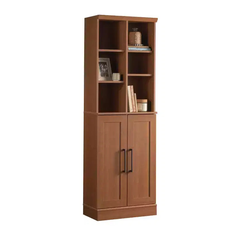 Meuble de rangement en bois avec étagères réglables et portes