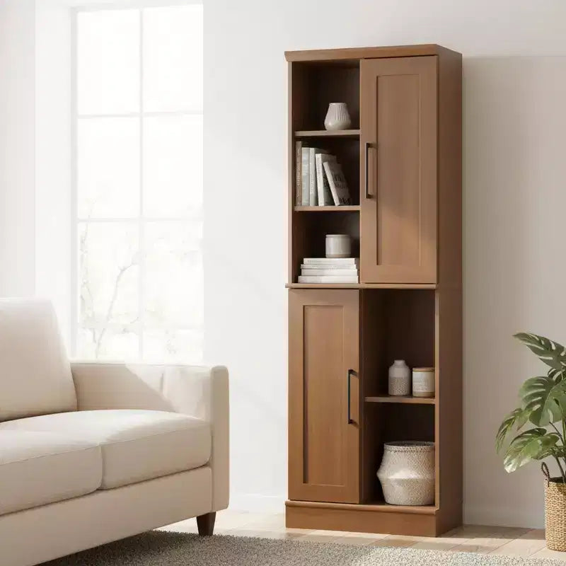 Meuble de rangement en bois avec étagères réglables et portes