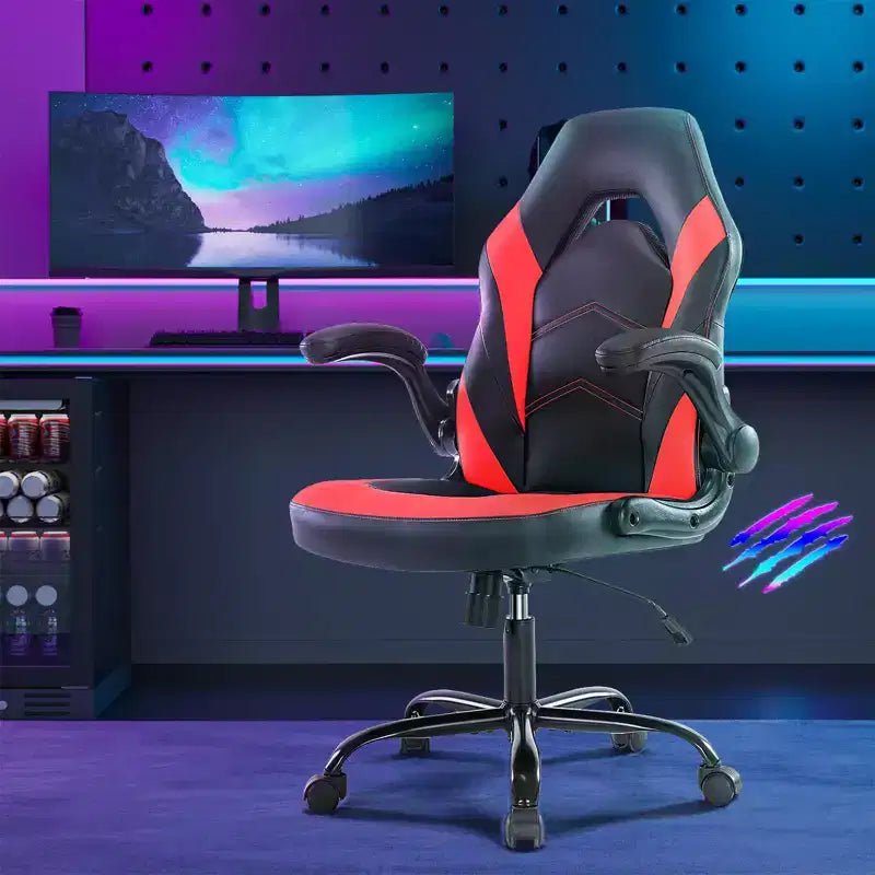Chaise de bureau pivotante en similicuir avec dossier en S et croisillons.
